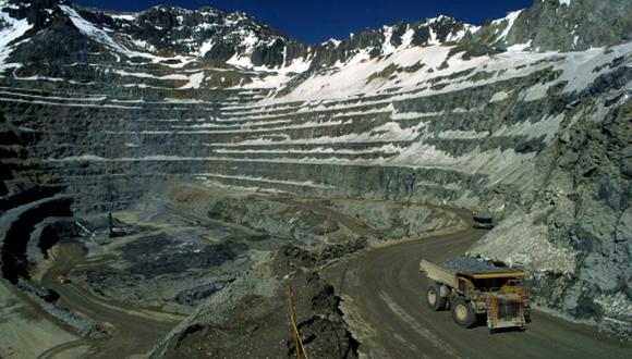 El 37% considera que modificar la Ley General de Minería paralizará las inversiones en el sector.