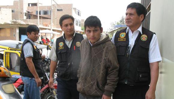 UNA JOYITA. 'Shambarito’ fue detenido en la Av. Sánchez Carrión. (Alan Benites)