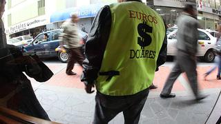 El dólar sigue despuntándose y la bolsa de Lima se desploma