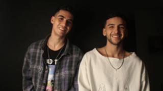 El dúo peruano Inti y Vicente presentó su nuevo tema “Puesto pa’ ti bien chill” 