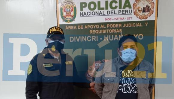 Se puso a derecho. Quispe Ledesma llegó a la sede policial junto a su abogado y se entregó. (Foto: PNP)