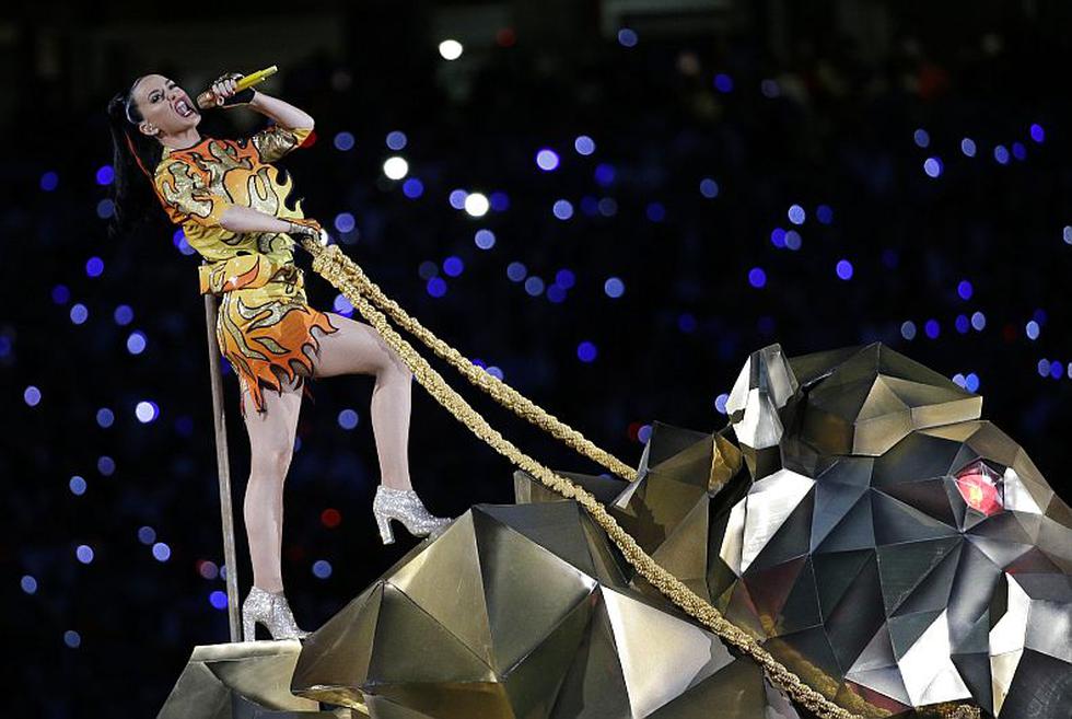Katy Perry llenó de color el entretiempo del Super Bowl. (AP)