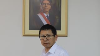 Edmer Trujillo acudió a la fiscalía de Moquegua para declarar por presuntos pagos irregulares