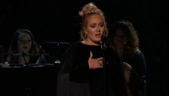 Adele se puso nerviosa y olvidó la letra. (Captura)