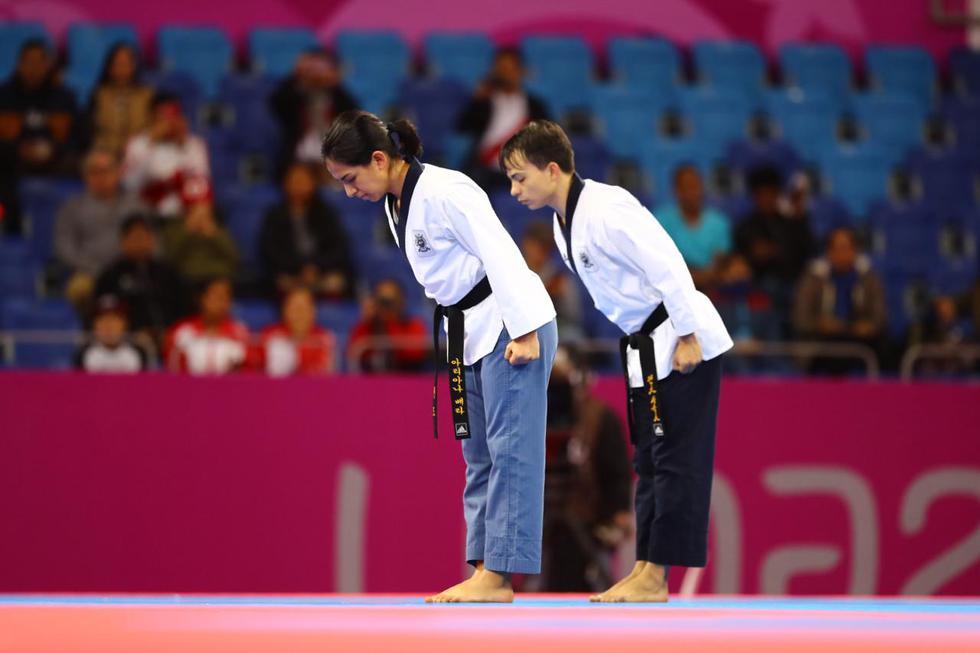 Ariana Vera y Renzo Saux obtuvieron el tercer puesto en la prueba de pareja mixta de Taekwondo. (Daniel Apuy - GEC)