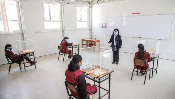 Un total de 1.779 colegios están habilitados por el Ministerio de Salud (Minsa) en Lima Metropolitana y Callao para el retorno a clases semipresenciales. Foto: Andina