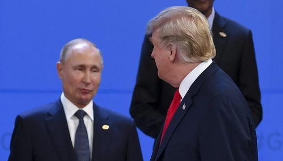 Trump tuvo dos breves conversaciones este viernes con su homólogo ruso, durante la cumbre del G20 que se celebra en Buenos Aires. (Foto: EFE)
