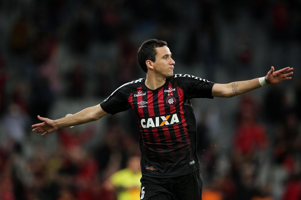 Paranaense venció por penales a Bahía y avanzó a la semifinal de la Sudamericana. (AFP)