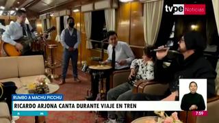 Ricardo Arjona sorprende al cantar “Historia de taxi” con músicos peruanos en tren rumbo a Machu Picchu