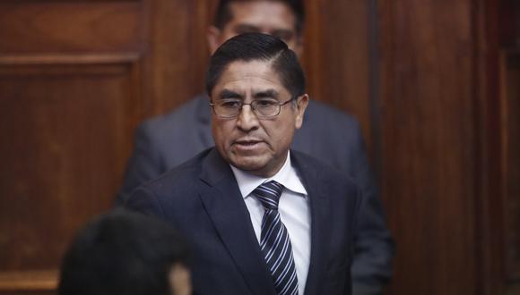 Gana tiempo. Hinostroza busca cualquier excusa para alargar su extradición de España. (Perú21)