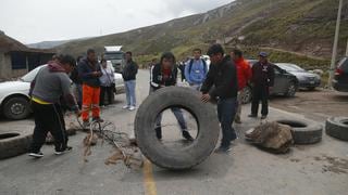 Transportistas bloquean Carretera Central en protesta contra el peaje en Ticlio [VIDEO]