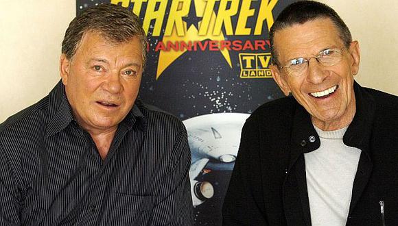 William Shatner con Leonard Nimoy en el aniversario 40 de Star Trek. (Reuters)