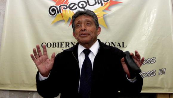 Arequipa: Fiscalía abrió investigación a expresidente regional por presunta malversación de fondos. (Perú21)