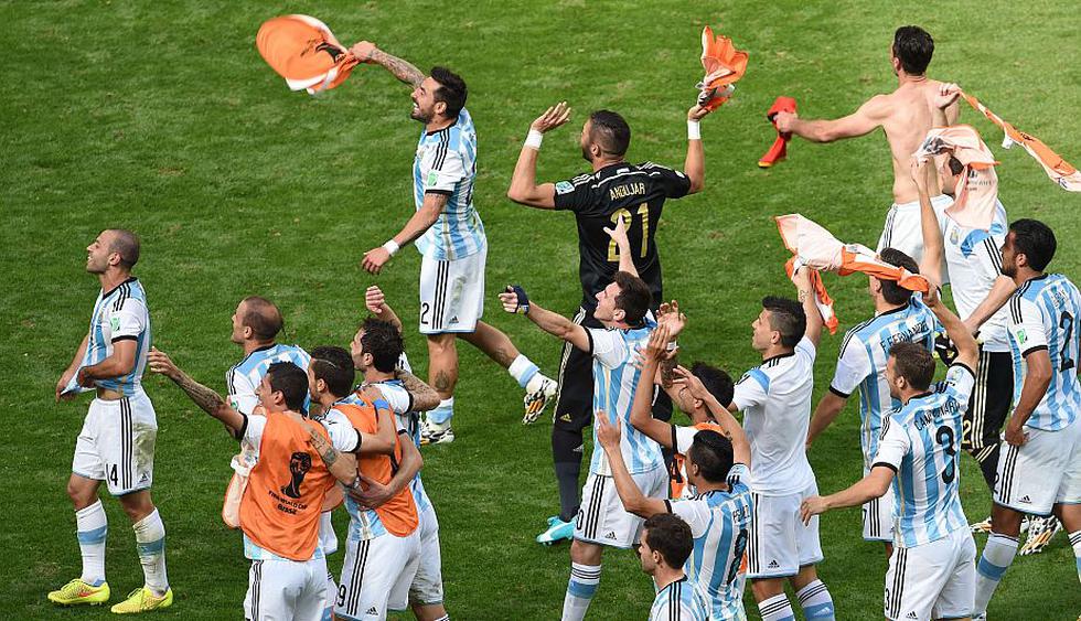 Argentina espera al ganador del partido entre Costa Rica y Holanda. (AFP)