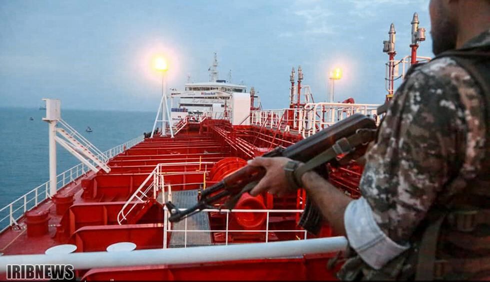 Irán ordenó a nave de guerra británico no interferir en captura de buque petrolero. (Foto: AFP)