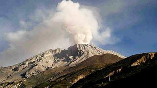 Volcán Ubinas: Se registró explosión y expulsión de cenizas