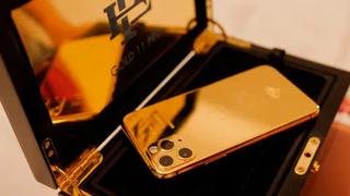 Hermano de Pablo Escobar lanza al mercado el ‘Escobar Gold’, un iPhone 11 enchapado en oro de 24k