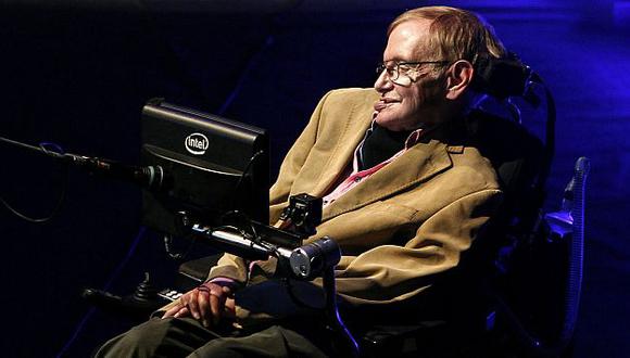 Stephen Hawking estrenó cuenta de Facebook y pidió a fans ser curiosos . (EFE)