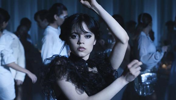 Jenna Ortega, en la famosa escena de baile de "Merlina". Foto: Captura de video Netflix