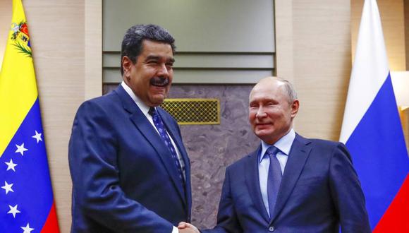 Nicolás Maduro junto al presidente de Rusia, Vladimir Putin. (Foto: AP)