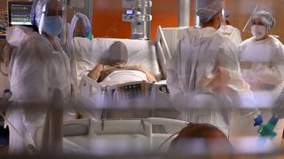 Italia: contagios de COVID-19 aumentan un 153% y las muertes un 9% en una semana
