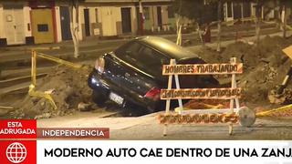 Auto cayó a zanja de obra inconclusa en la Av. Bolognesi de Independencia