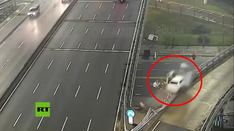 El video de un accidente vehicular ha sido motivo de muchos comentarios por parte de los usuarios de YouTube. En este se puede ver cómo un vehículo sale de la pista a 170 km/h. (Captura)