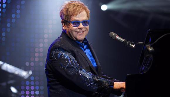 La casa de subastas Bonhams espera que quien obtenga el manuscrito de la letra de la canción “Your Song”, de Elton John, pague una cifra que ascienda a cientos de miles de dólares por él. (Foto: EFE)