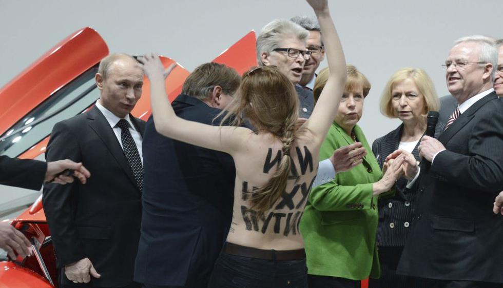 Mujeres protestaron contra Vladimir Putin y su sistema político. (EFE)