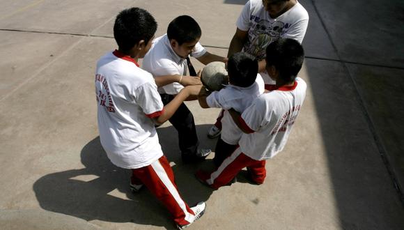 Instituciones buscan acabar con los maltratos físicos y psicológicos en aulas. (Perú21)