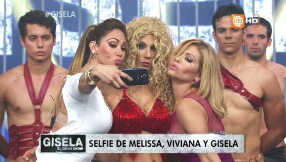 Gisela Valcárcel, Melissa Loza y Viviana Rivas Plata se tomaron un selfie. (Canal 4)