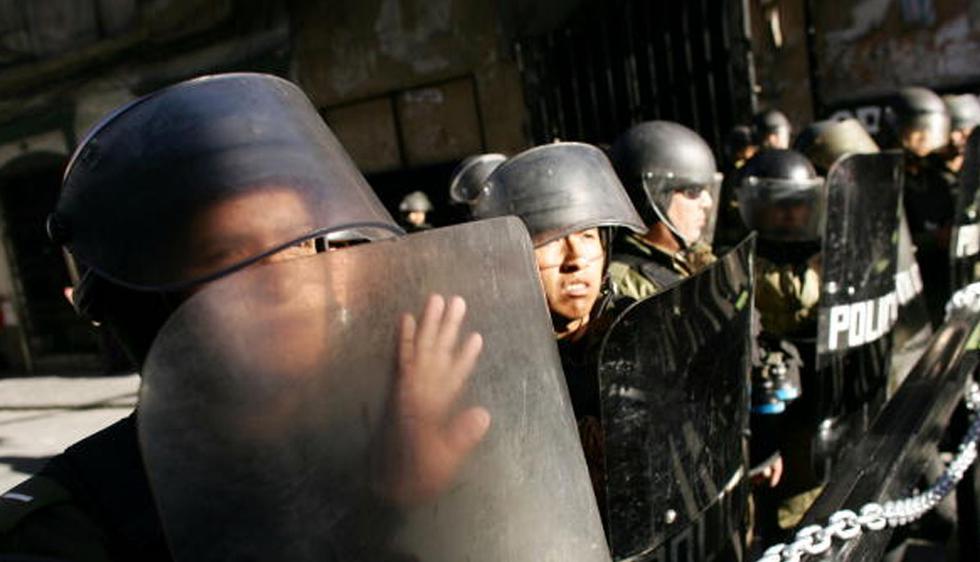 Los alumnos intentaron días atrás ocupar la plaza de Armas, con el uso de bombas molotov, pero fueron repelidos por policías. (Foto: Getty Images)