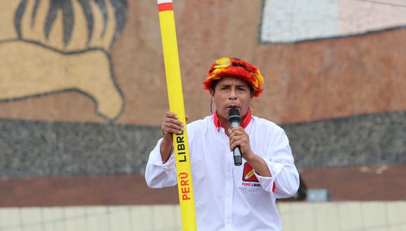 Desde Iquitos, el candidato Pedro Castillo arremetió contra la prensa crítica, especialmente la de Lima (Facebook).