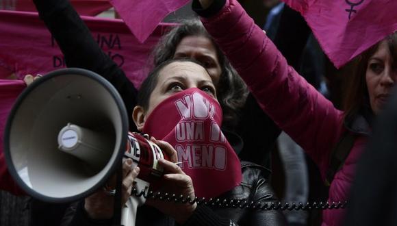 El caso ha provocado la indignación de colectivos feministas, que organizaron un flashmob frente a la sede del tribunal de apelación. (Foto: EFE)