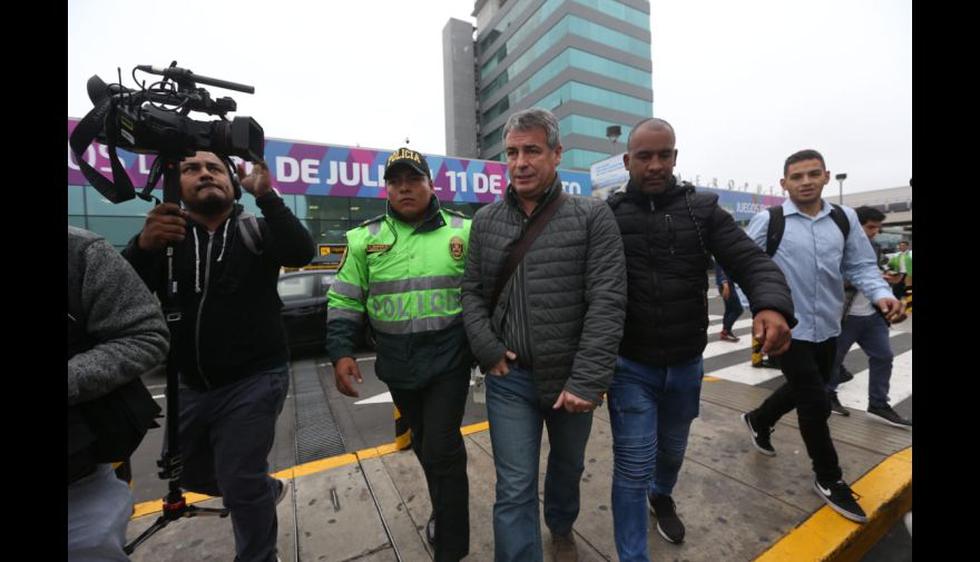 Así fue la llegada de Pablo Bengoechea para ponerse el buzo de Alianza Lima. (Foto: Violeta Ayasta / GEC)