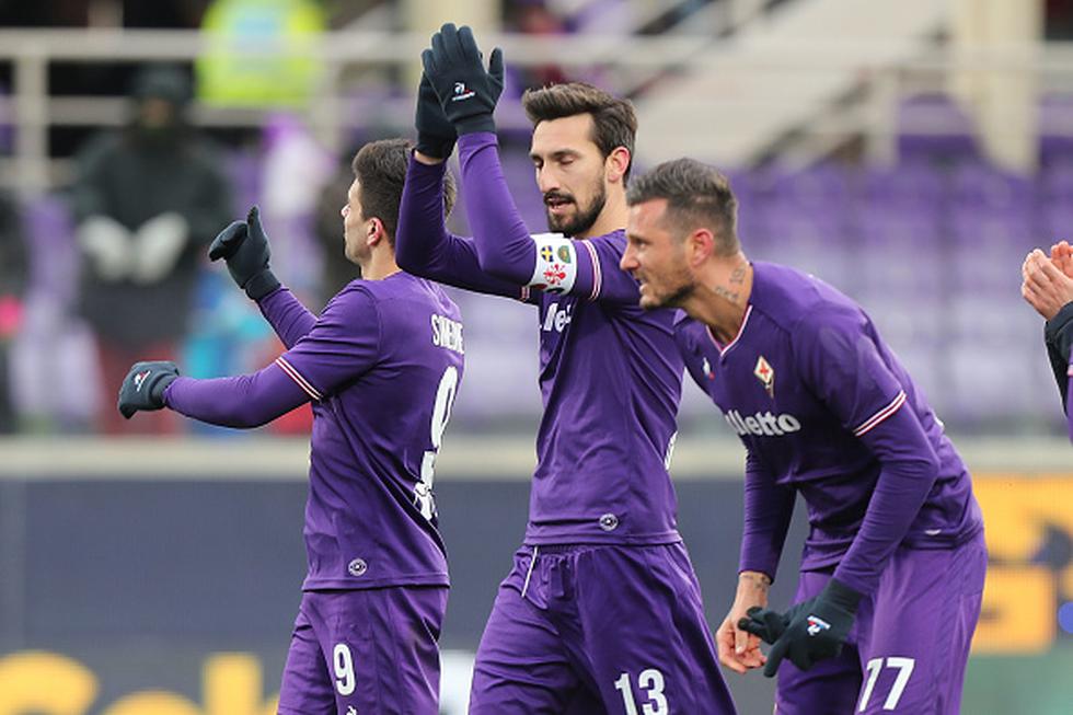 Diversas instituciones relacionadas al 'Deporte Rey' expresaron condolencias por la prematura partida del futbolista de 31 años de edad, mientras dormía en la concentración de la Fiorentina de cara al duelo ante Udinese.