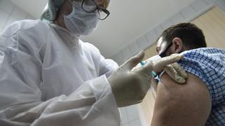 Brasil retomará pruebas de la potencial vacuna de AstraZeneca y Oxford 