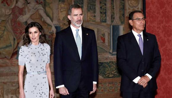 Los reyes Felipe y Letizia fueron recibidos por el mandatario peruano, Martín Vizcarra, en una recepción en el Palacio de El Pardo. (Foto y video: EFE)