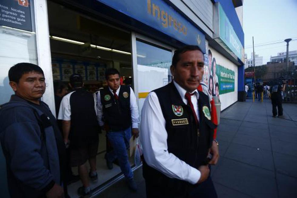 Ate: Asaltaron una agencia bancaria dentro de supermercado en Salamanca. (Luis Centurión/Perú21)