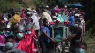 Salvadoreños piden a Niño Jesús que acabe con la pandemia del nuevo coronavirus