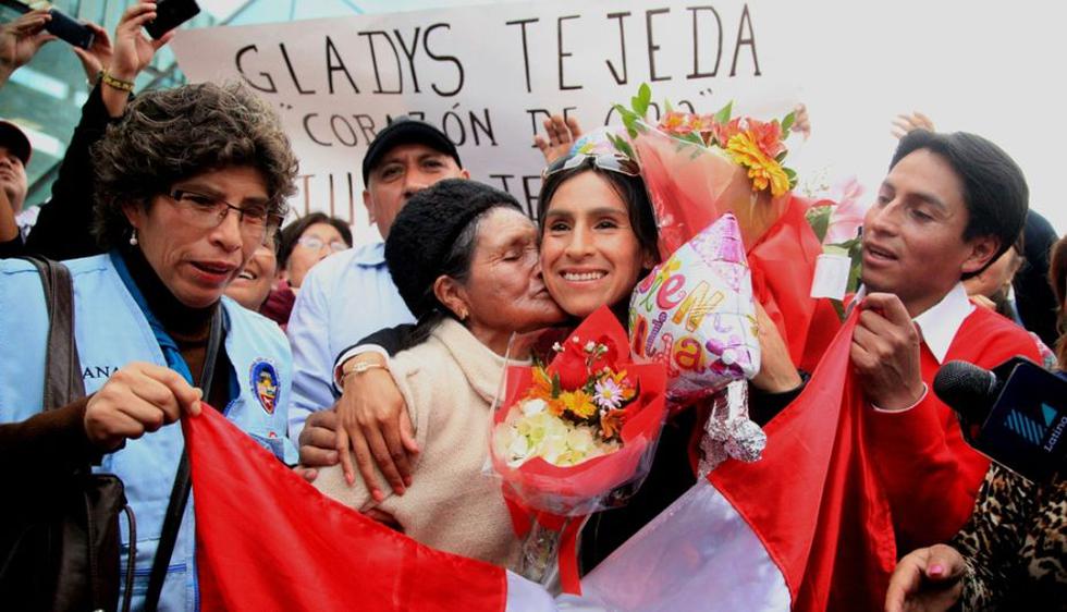 Gladys Tejeda arribó a Perú luego de ganar la medalla de oro en los Juegos Panamericanos 2015. (Difusión)