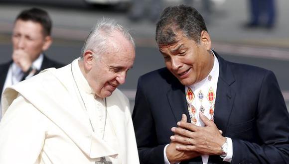 Rafael Correa protesta ante Vaticano por presunta participación de arzobispo en política. (Reuters)
