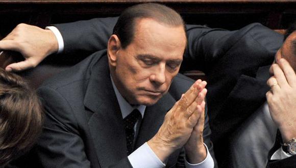 Silvio Berlusconi al banquillo por alentar transfuguismo. (AFP)
