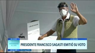 Elecciones 2021: Presidente Sagasti acudió a votar con su propio lapicero en La Molina