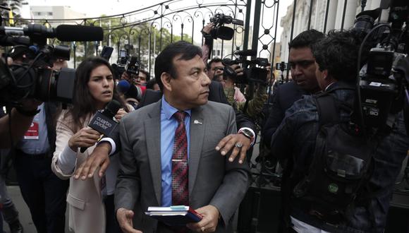El ministro Félix Chero perdió los papeles con la prensa. Fotos: Renzo Salazar / @photo.gec