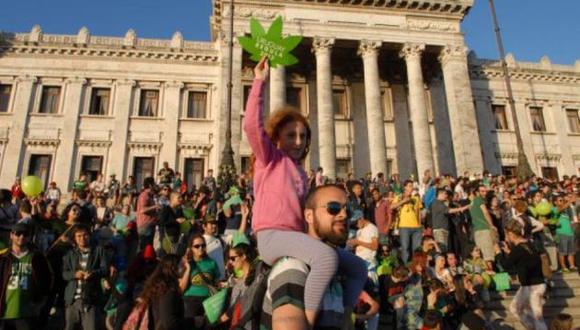 Policía de Uruguay señala que ley de marihuana no redujo la criminalidad en el país (El País).