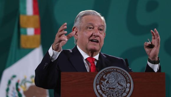 El presidente de México, Andrés Manuel López Obrador, habla durante su rueda de prensa matutina en el Palacio Nacional, en Ciudad de México (México). (EFE/ Mario Guzmán).