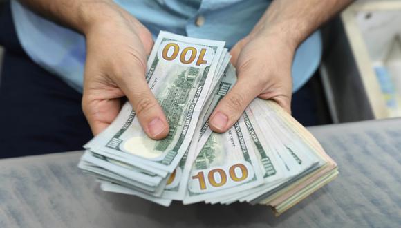 Los inversionistas demandaron gran cantidad de dólares al conocerse nuevos detalles sobre las tensiones comerciales globales. (Foto: AFP)