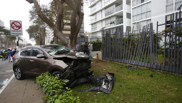 Dos jóvenes fallecieron a consecuencia del accidente ocurrido en la avenida Javier Prado. (GEC)