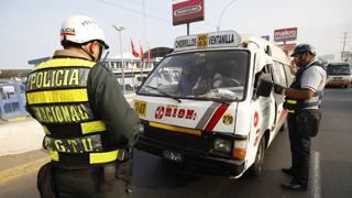 Municipalidad de Lima multó a más de 29 mil taxis, combis y custers autorizados por El Callao